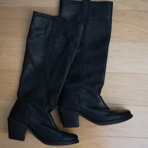 FRYE Carmen X Stitch  Boot